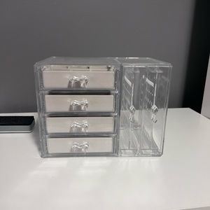 Acrylic clear jewelry box